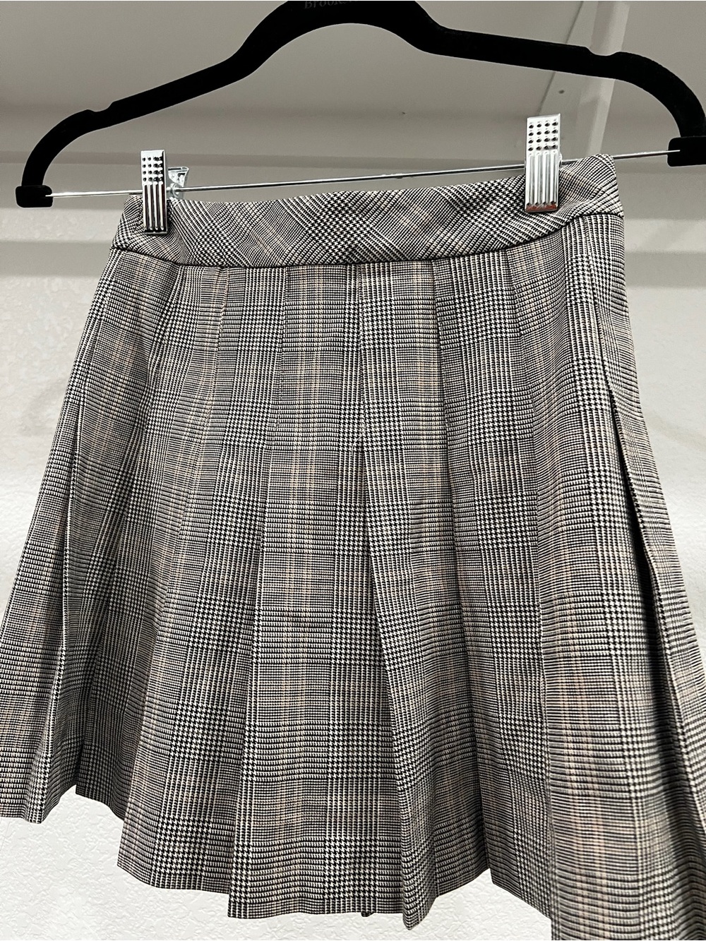 Aritzia Plaid Pleated Mini Skirt - Black, Tan and Cream